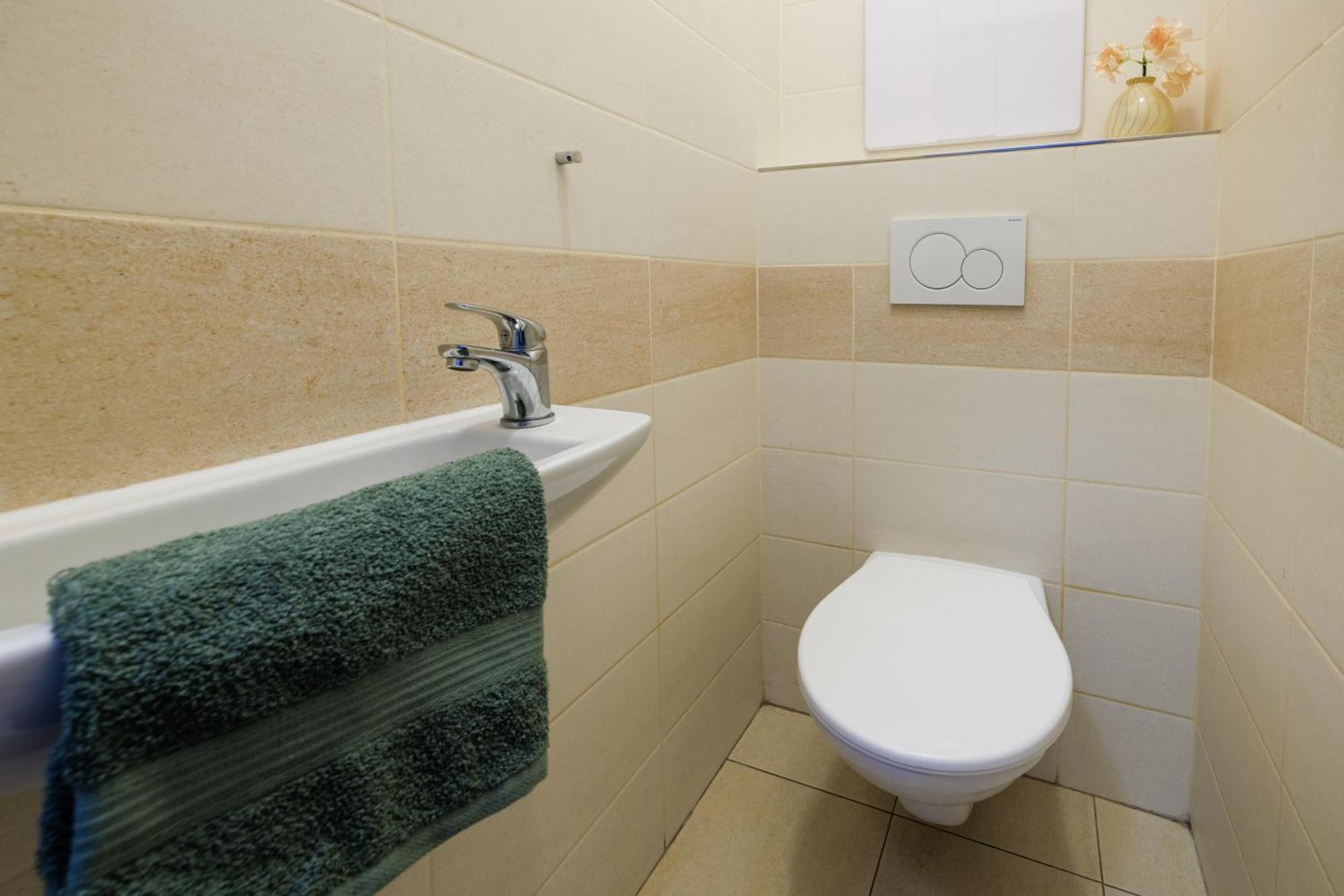 Hotel U Nadrazi Ceske Budejovice Ngoại thất bức ảnh